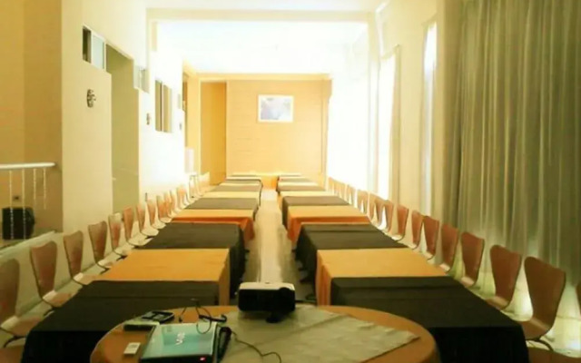 Hotel Villa Monini