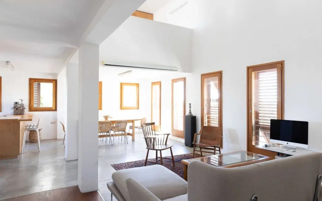 Secret Garden by TLV2RENT