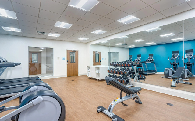 Holiday Inn Express & Suites Elkhart North by IHG