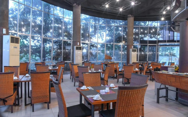 Oak Tree Emerald Hotel & Conventions Semarang