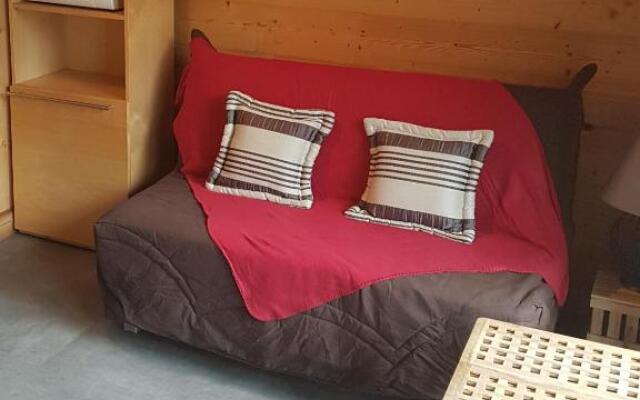 Chaleureux 2 pièces avec terrasse à Seez