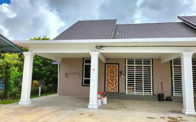 Wipah Guest House in Kampung Lundang, Kota Bharu