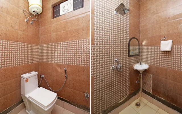 Hotel Clouds 21 By OYO Rooms