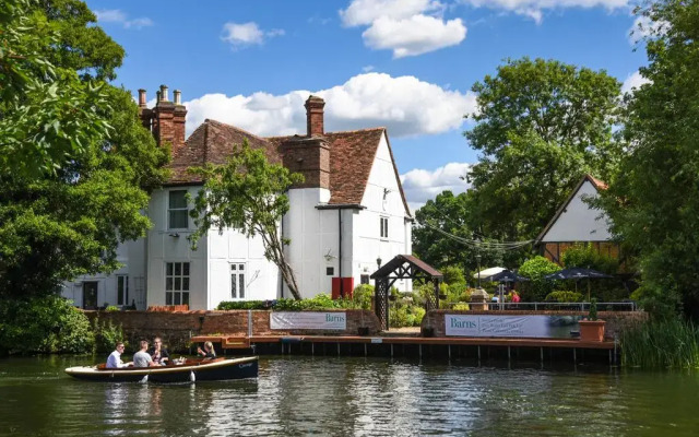 The Kingfisher Pub and Hotel