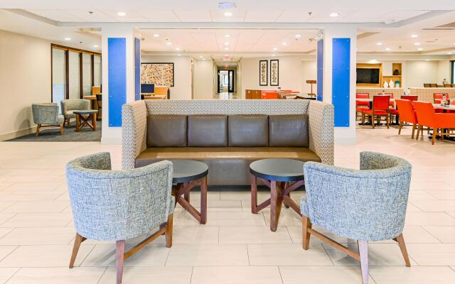 Holiday Inn Express Richmond Airport by IHG
