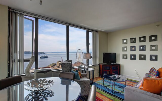 Harbor Steps Sound View Suite - Two Bedroom Apartment with Balcony