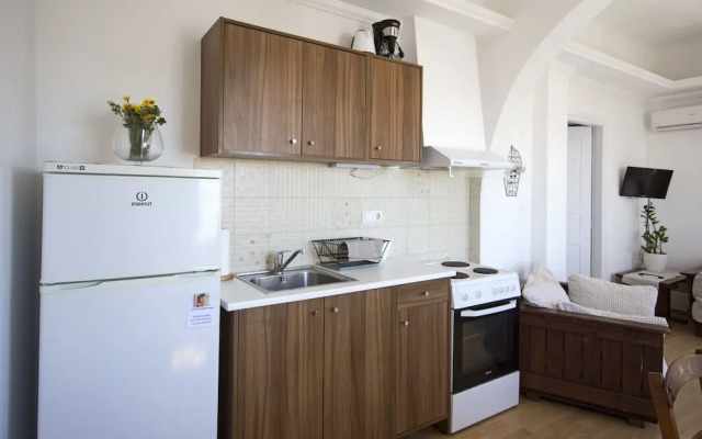 Arodou Studio and Apartment