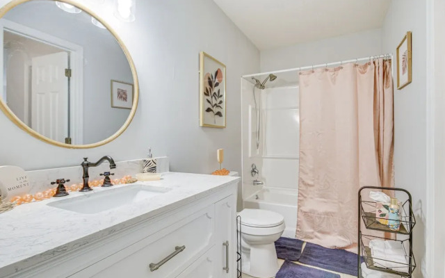 Riverfront Columbia Condo: 4 Mi to Usc!