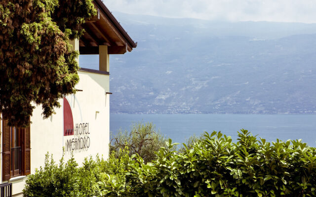 Hotel Meandro - Lake View