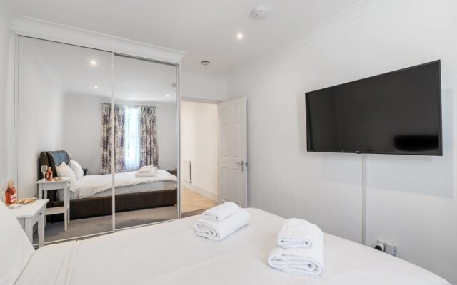Beautiful 2 Bedroom Family Home