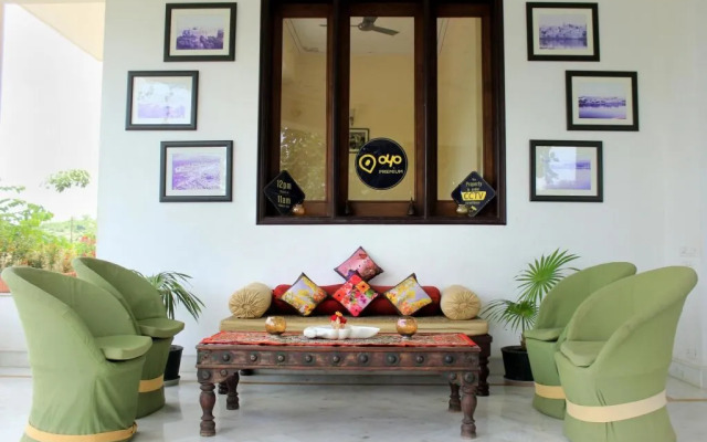 OYO 1808 near Lake Palace