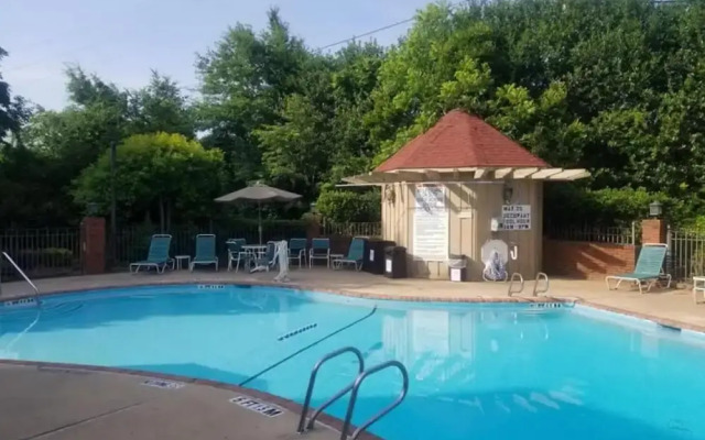 Holiday Inn Gainesville-Lanier Centre