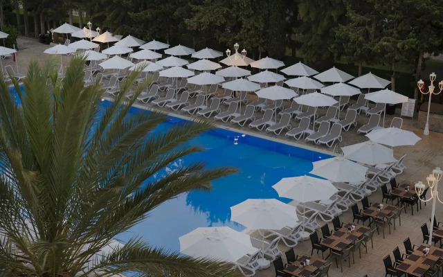 Quattro Beach Spa & Resort Hotel