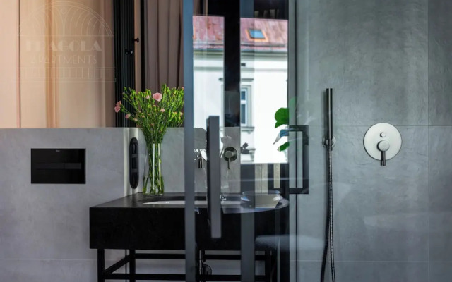 Canvas House Fragola Apartments