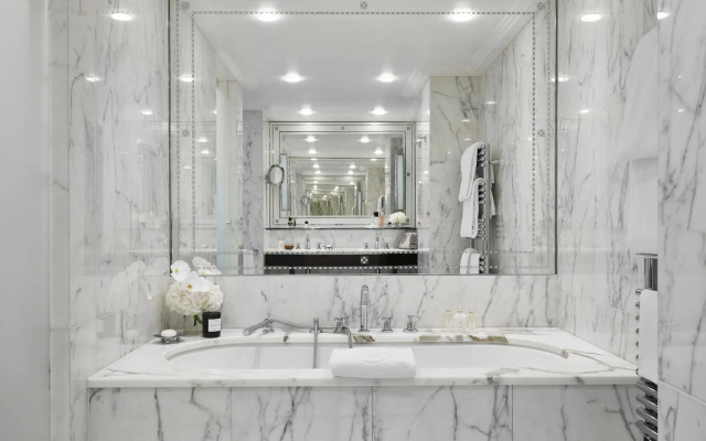Hotel Plaza Athenee