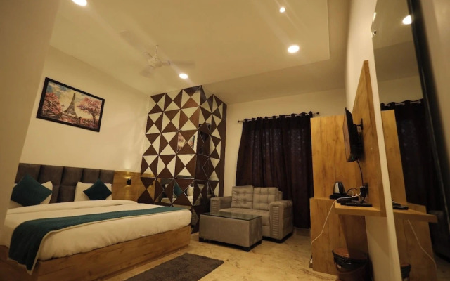 Radha Bihari Nikunj Inn & Restaurant