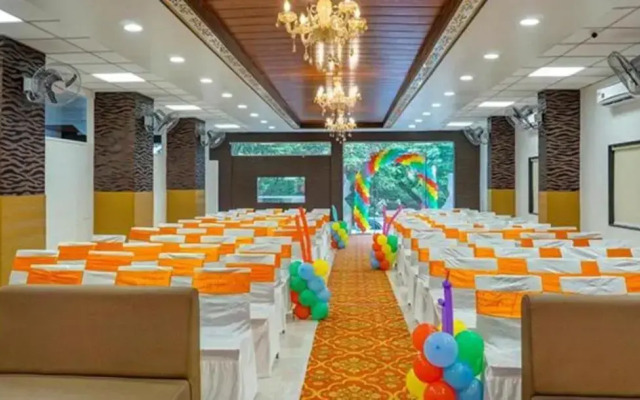 Omkar Executive by OYO Rooms