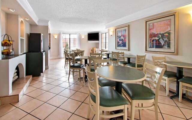 La Quinta Inn by Wyndham Albuquerque Airport