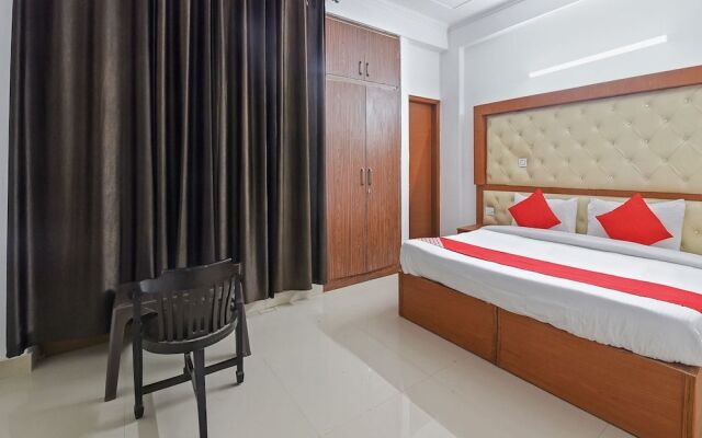 Oyo 19525 Rg Corporate Suites