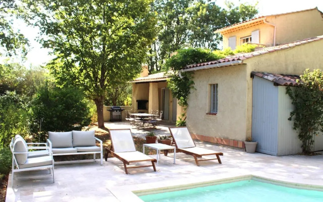 Beautiful House With Large Garden