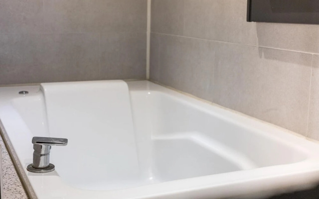 Busan Yonghodong Adena Hotel
