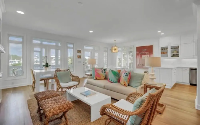 Yacht Harbor Court 30