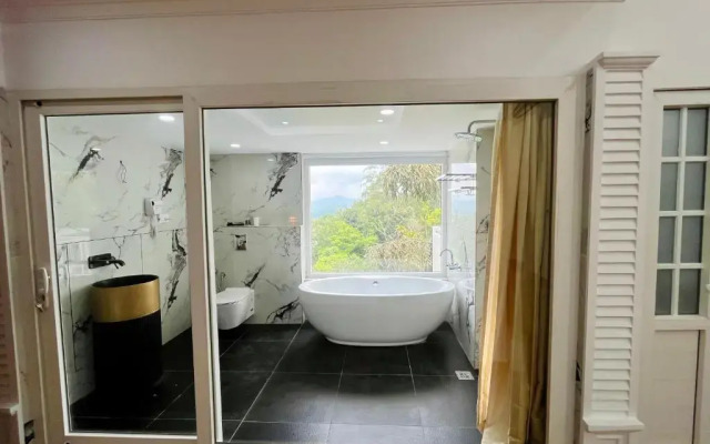 HOTEL WHITE HOUSE, Munnar