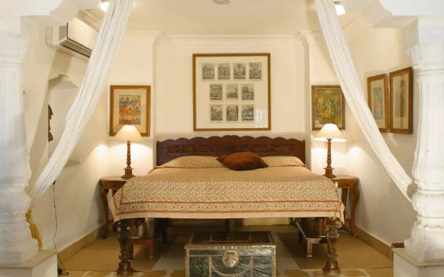 Neemrana Fort-Palace