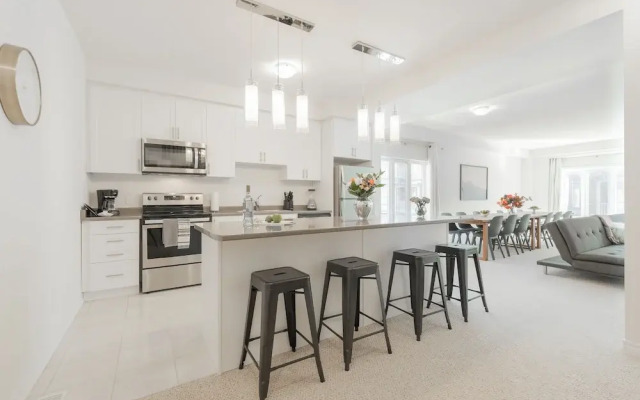 Luxurious Brand New Four Bedroom Townhouse