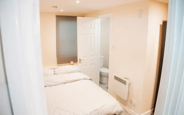 Cosy Hideaway Close to Town