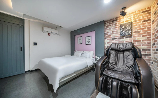 Renaissance Hotel