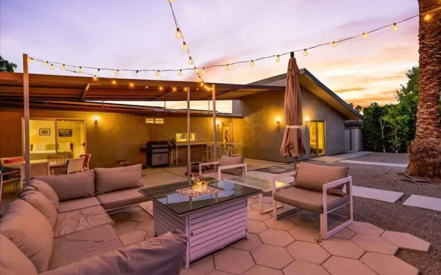 Modern Paradise at Sonora