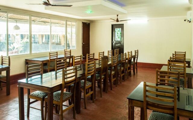 OYO 5237 Island Lake Resort