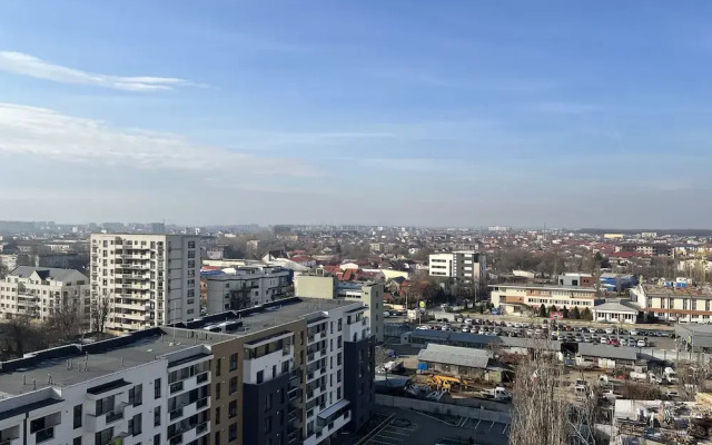 Stunning 2-Room Penthouse Lakeview W11