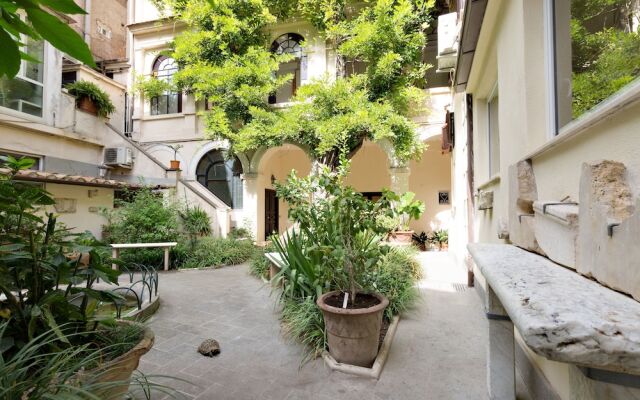 Rome As You Feel - Loft Garden at Colosseum