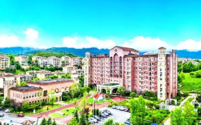Tianyi Fangcaodi Holiday Hotel