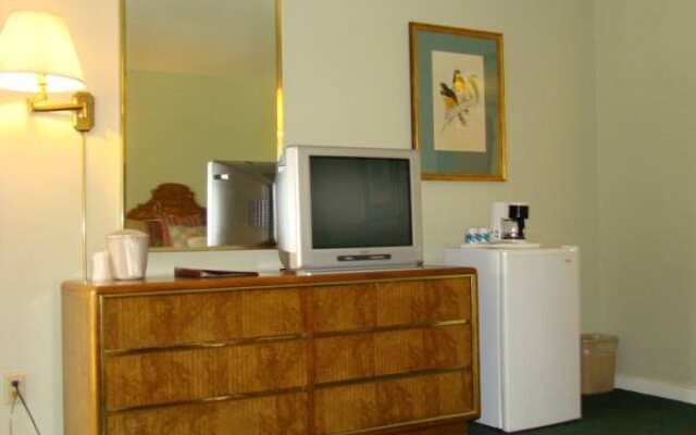 Happy Trails Motel
