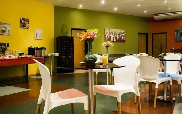 Shoshana Hotel Boutique