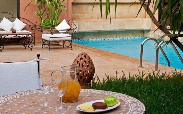Hotel Nassim