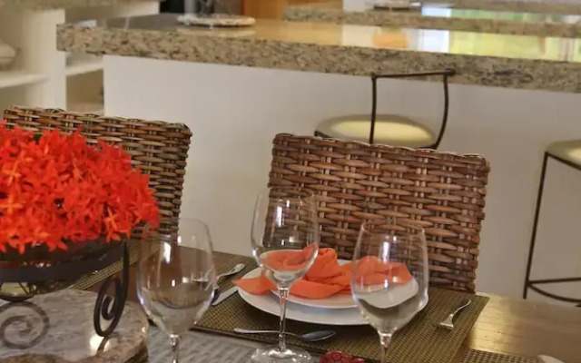 Villas Carey Condo