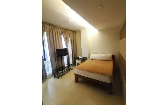 Tri A's Building by Oyo Rooms