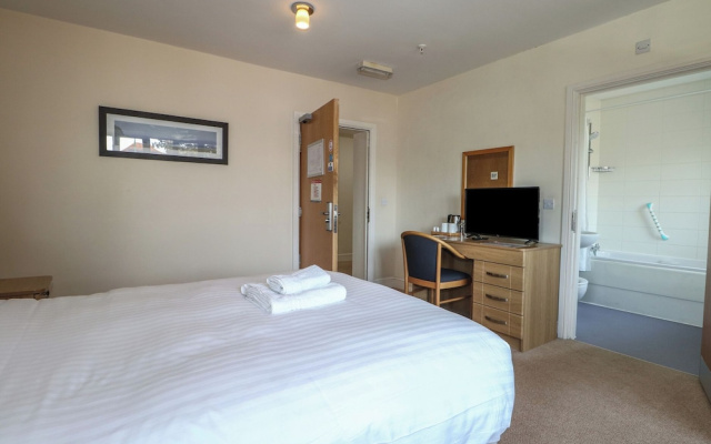 Marine Court Second-floor Double Bedroom With Bathroom