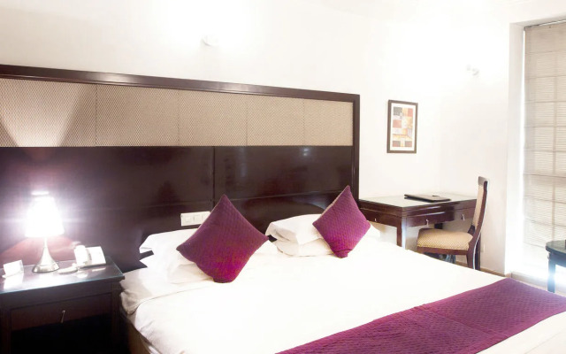 OYO 349 Hotel Emblem