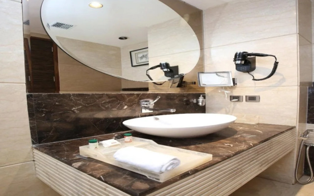 Arista Hotel by OYO Rooms