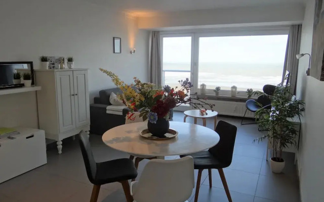 Apartment in Nieuwpoort With sea View
