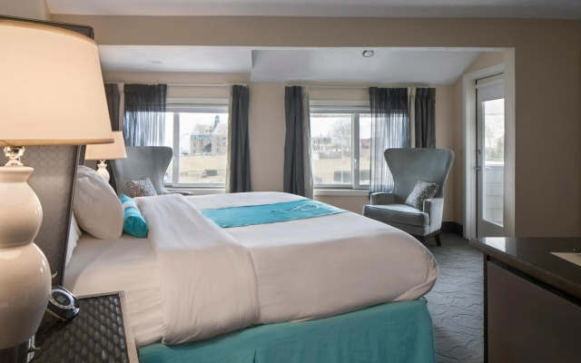 Aqua Blue Hotel