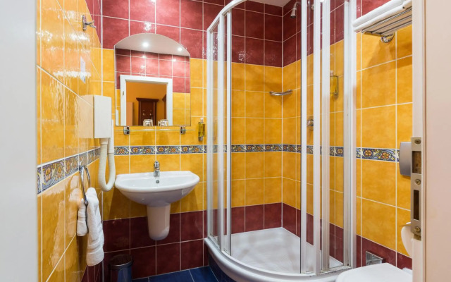 William Sivek Hotels