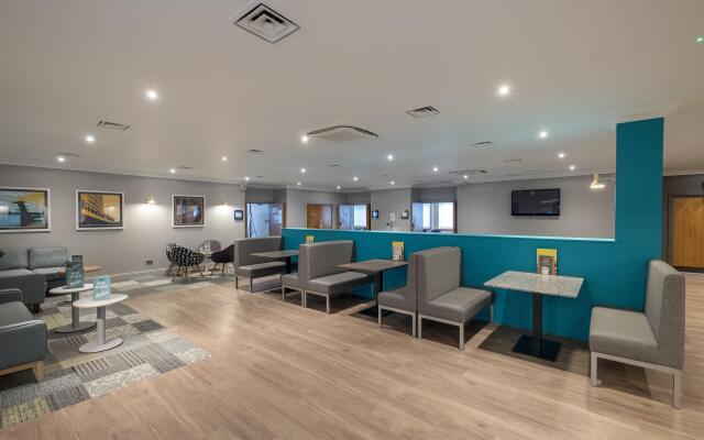 Holiday Inn Swindon by IHG