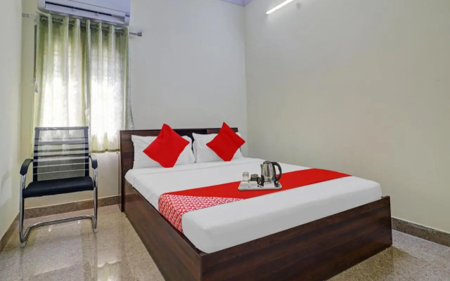 OYO 70303 S V Residency Kajaguda