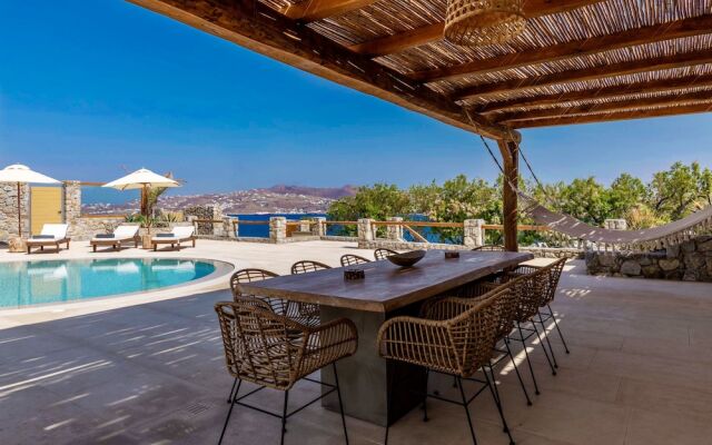 Villa Veneta at Ornos Sea View